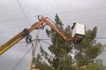 تعمیر ۱۰ فیدر بحرانی برق فارس تا پایان شهریورماه