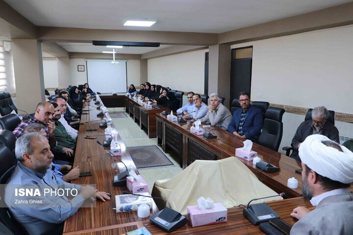 نخبه علمی بودن با نخبه انسانیت بودن تفاوت دارد