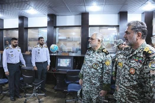 بازدید امیر الهامی از نمایشگاه دستاوردهای دانشگاه پدافند هوایی خاتم‌الانبیاء