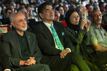 کیم جون پیو، سفیر کره جنوبی - دکتر علی اکبر صالحی،  رئیس بنیاد ایران‌شناسی