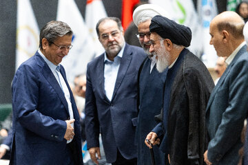 عبدالناصر همتی، رئیس‌کل بانک مرکزی و سید مصطفی محقق داماد در سی‌وششمین همایش بانکداری اسلامی