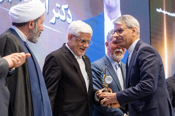 نقدیر از اسماعیل بقایی، سخنگوی وزارت امور خارجه در نخستین جایزه دیپلماسی فرهنگی و عمومی جمهوری اسلامی ایران