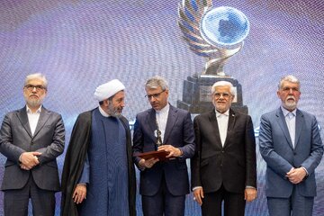 تقدیر از برگزیدگان نخستین جایزه دیپلماسی فرهنگی و عمومی جمهوری اسلامی ایران