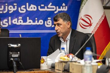 «حسینی کارنامی»مدیرعامل شرکت توزیع نیروی برق مازندران درنشست هم انديشى با مديران عامل،معاونين و مديران شركت هاى توزيع نيروى برق مازندران ،برق منطقه اى مازندران و گلستان