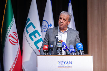 عبدالحسین شاهوردی، رییس پژوهشگاه رویان در مراسم افتتاحیه کنگره بین‌المللی رویان