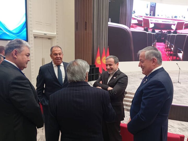 دیدار عراقچی و وانگ یی در بیشکک