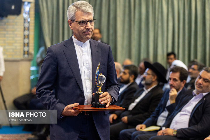 دیپلماسی عمومی فعالیتی حاشیه‌ای نیست/ جهان باید ایران را بفهمد