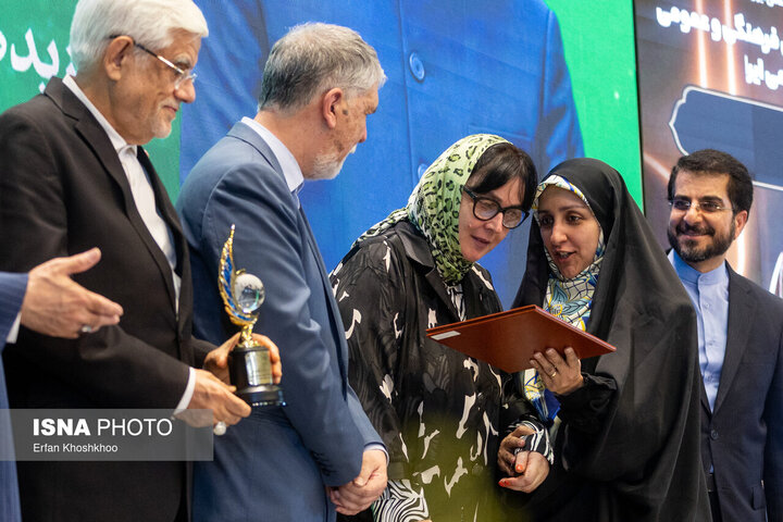 راویان حقیقی انقلاب را شناسایی کنیم/ هدف، مبارزه با تحریف جمهوری اسلامی است