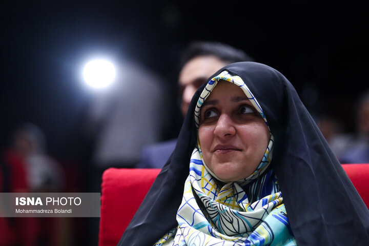 معاون رئیس‌جمهور در امور زنان: صنایع خلاق فرصت‌های بی‌نظیری برای اشتغال زنان فراهم می‌کند