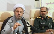امام جمعه شیراز: دارالقرآن‌ها باید محور تربیت قرآنی نسل جدید باشند