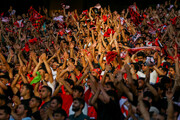 شعار هواداران پرسپولیس علیه خداداد عزیزی