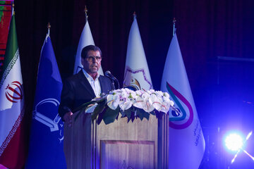 دکتر جوان جعفری، رئیس دانشگاه فردوسی مشهد در پایان هفدهمین المپیاد دانشجویان دختر کشور - مشهد