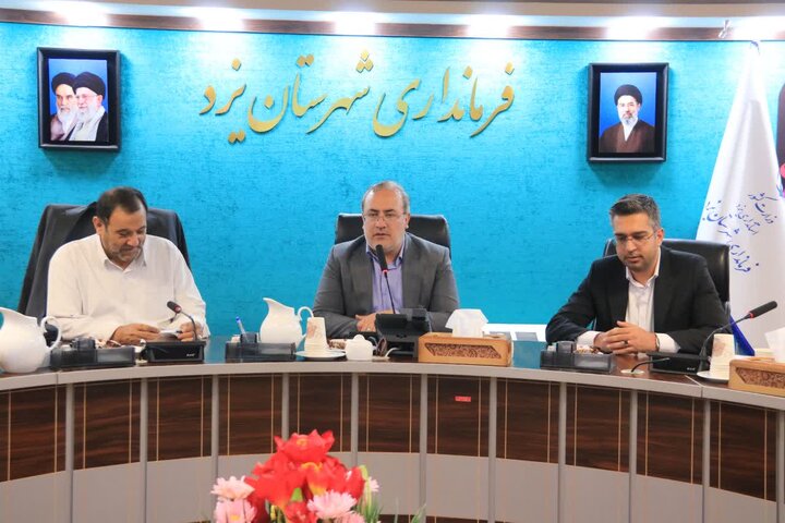فرماندار یزد: احزاب باید در حل مسائل نقش‌آفرین باشند