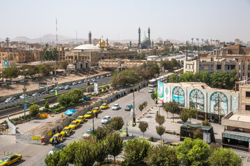 هسته مرکزی شهر قم در جوار حرم حضرت فاطمه معصومه(س) به واسطه تردد مسافران و زائران بسیار، در حال تغییرات و بازسازی و اجرای پروژه های شهری است، تا ظرفیت تردد مردم در روزهای مناسباتی را تسهیل کند.