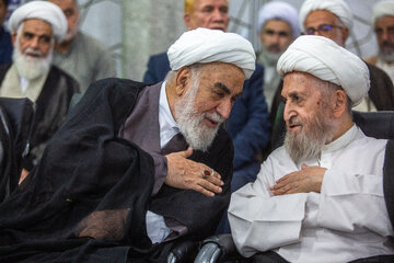 حضور آیت الله سبحانی و آیت الله محمدی گلپایگانی در آیین آغاز سال تحصیلی حوزه های علمیه کشور