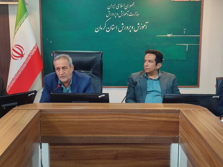 فرزندان شهدای جنگ‌های اخیر به‌عنوان قهرمانان ملی در مدارس معرفی شوند
