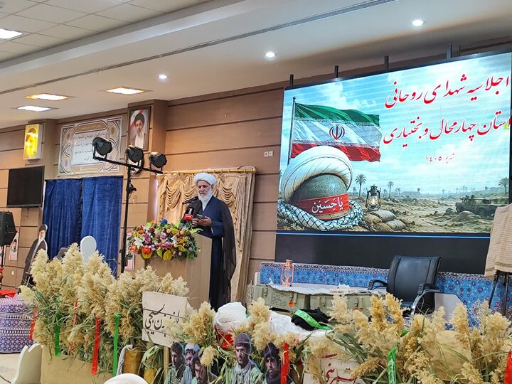 نماینده ولی‌فقیه در چهارمحال و بختیاری: حضور روحانیون در برنامه‌های انقلاب نباید خالی باشد