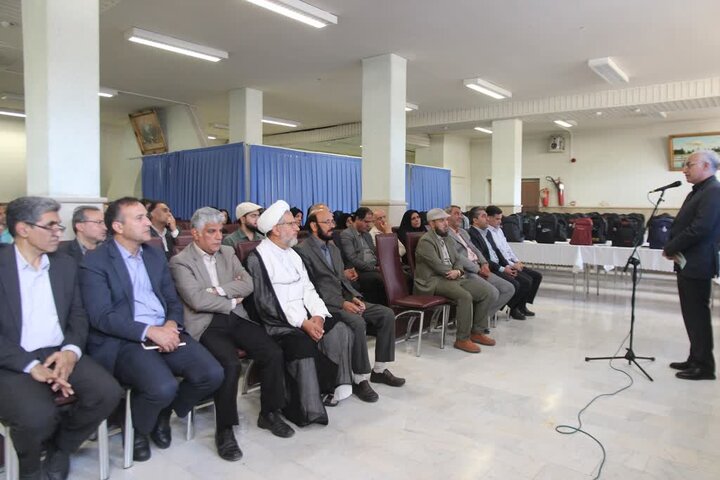 کارکنان برق یزد ۱۶۸ بسته لوازم‌التحریر به دانش‌آموزان نیازمند اهدا کردند