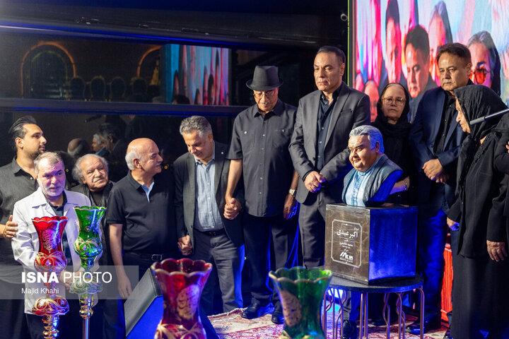 مادر اکبر عبدی: روح پسرم را شاد کردید