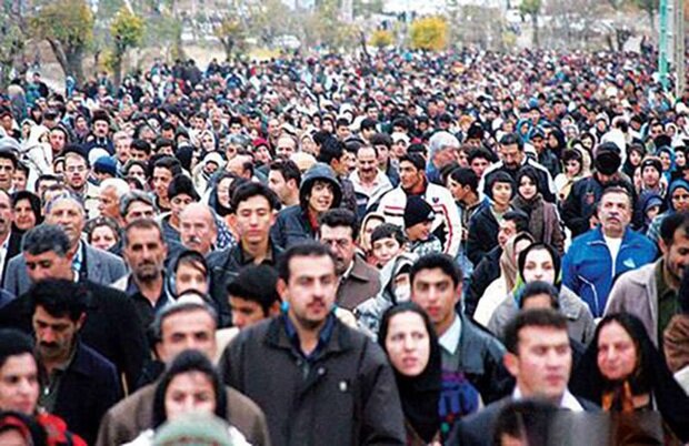 باید به جامعه علامت تغییر و گشایش داد