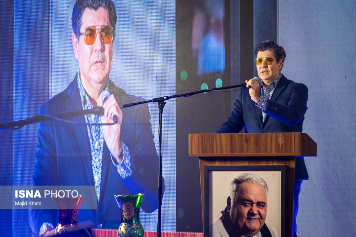 مادر اکبر عبدی: روح پسرم را شاد کردید