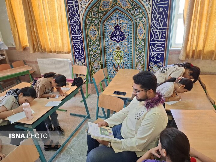 جوانانی که جهاد را پای تختهسیاه معنا میکنند