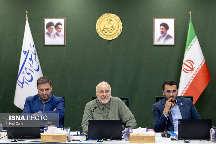 قالیباف: مدافع طرح مقابله با نفوذ هستم/ نمی‌توانیم کشور را قفل کنیم