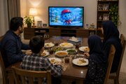 غذا خوردن پای تلویزیون؛ کاهش گفت‌وگو و بی‌توجهی به سیر شدن
