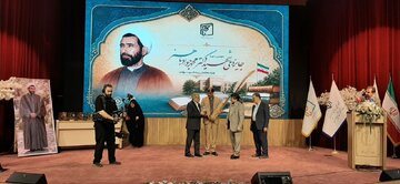 تقدیر معلمان بازنشسته مولف از وزیر آموزش و پرورش