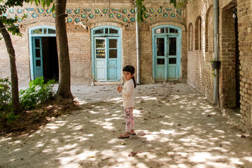 خانه تاریخی غفوری از بناهای دوره قاجار در محله عیدگاه مشهد است که توسط یکی از یهودیان مشهد ساخته شده و در گذشته کاربری مسکونی داشته است. این بنا شامل بخش‌هایی همچون اندرونی، بیرونی، هشتی، درشکه‌خانه، اصطبل و حمام بوده و آجرکاری و کاشی‌کاری‌های تزئینی از ویژگی‌های معماری آن به شمار می‌رود. این خانه در فهرست آثار ملی ایران به ثبت رسیده است.