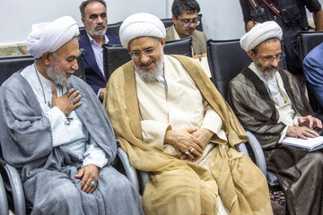 دیدار محمد رضا عارف معاون اول رییس جمهور با اعضای جامعه مدرسین حوزه علمیه قم در اولین روز سفر به قم