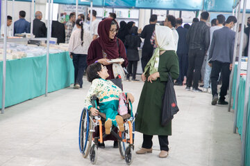 دهمین نمایشگاه بین المللی کتاب کردستان