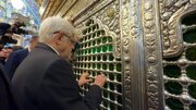 معاون اول رئیس‌جمهور به زیارت حرم بانوی کرامت مشرف شد