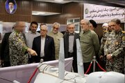 بازدید اعضای کمیسیون امنیت ملی مجلس از نمایشگاه بقایای پهپادها و موشک‌های ساقط‌شده