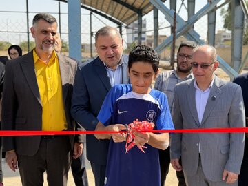 زمین چمن مصنوعی اختصاصی فوتبال نابینایان در یزد افتتاح شد