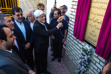 آغاز بهره برداری از کارخانه ریسندگی آریا ریس مهستان قم در روز دوم سفر معاون اول رییس جمهور به قم