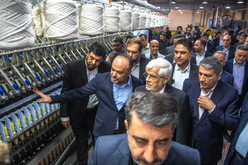 آغاز بهره برداری از کارخانه ریسندگی آریا ریس مهستان قم در روز دوم سفر معاون اول رییس جمهور به قم