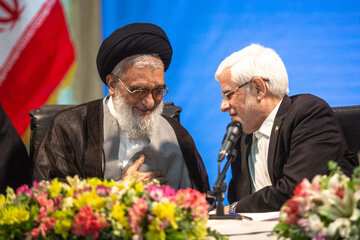 جلسه دومین کارگروه ملی زیارت با حضور محمد رضا عارف معاون اول رییس جمهور در روز دوم سفر به قم