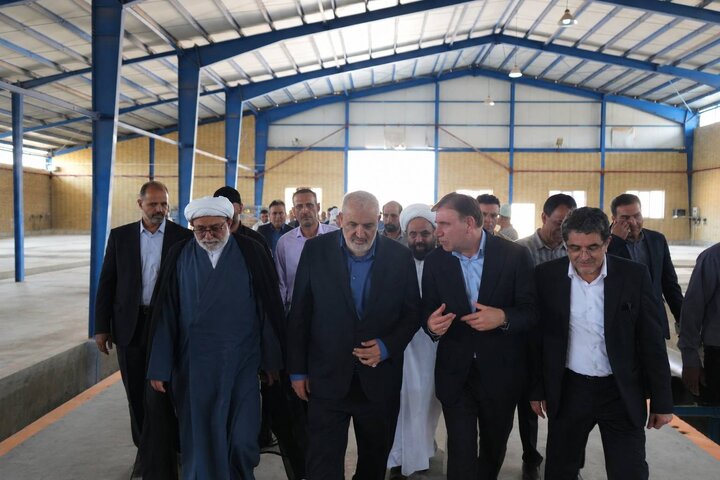بازدید وزیر نیرو از آب‌شیرین‌کن سیراف-جم
