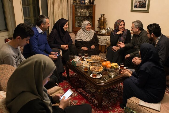 انزانی //// قسمت دوم/////وقتی گوشی جای گفت‌وگو، بازی و خاطره‌سازی خانوادگی را می‌گیرد