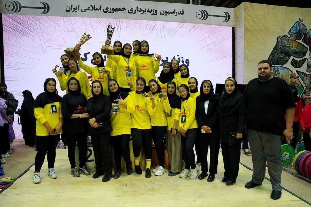 با کسب 12 مدال و 2 کاپ؛ دختران پولادین همدان بر بام ایران