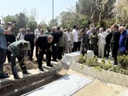پیکر جواد مجابی در امام‌زاده طاهر آرام گرفت