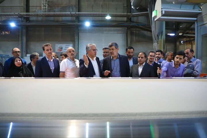 استاندار یزد: صنایع برای عبور از بحران انرژی به سمت نوسازی خطوط تولید بروند