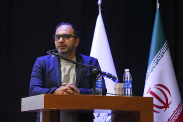 محمد سادات- دبیر همایش علمی روز جهانی پیشگیری از خودکشی در اولین همایش علمی روز جهانی پیشگیری از خودکشی " باهم برای امید، باهم برای زندگی"