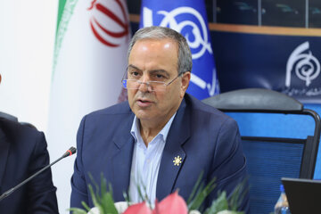 سخنرانی ، سیدباقر شریف‌ زاده رئیس انجمن مدیران صنایع آذربایجان شرقی در تالار مذاکرات اقتصادی و سرمایه‌گذاری با هدف توسعه مراودات تجاری - تبریز