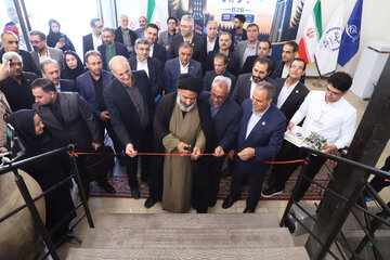 خسرو کنعانی رئیس سازمان جهاد دانشگاهی آذربایجان شرقی و سیدباقر شریف‌ زاده رئیس انجمن مدیران صنایع آذربایجان شرقی
و سهراب فیض‌زاده مدیرعامل شرکت شهرک‌های صنعتی آذربایجان شرقی و محمدتقی پیر بابایی، رئیس دانشگاه هنر اسلامی تبریز و حجت‌الاسلام والمسلمین سید فاطمی رئیس هیئت عراقی در  تالار مذاکرات اقتصادی و سرمایه‌گذاری با هدف توسعه مراودات تجاری - تبریز