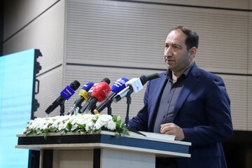 سخنرانی محمدعارف ابراهیمی رئیس خانه معدن استان کرمانشاه در مراسم تجلیل از صنعتگران و معدن‌کاران برتر کرمانشاه