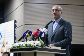 سخنرانی منوچهر حبیبی استاندار کرمانشاه در مراسم تجلیل از صنعتگران و معدن‌کاران برتر کرمانشاه
