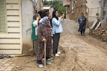 بازدید «حسین ساجدی نیا» رئیس سازمان مدیریت بحران کشور از مناطق سیل زده روستای زرین آباد ساری