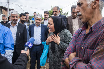 بازدید «حسین ساجدی نیا» رئیس سازمان مدیریت بحران کشور از مناطق سیل زده روستای زرین آباد ساری